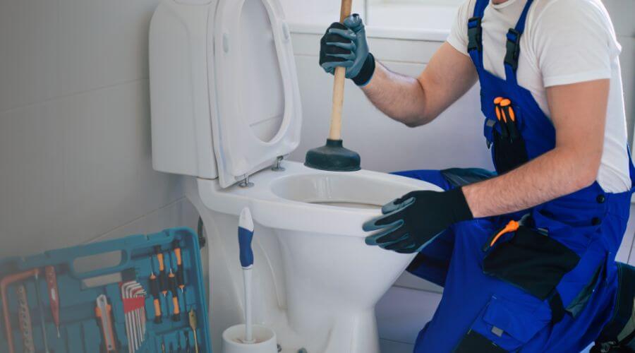 Professional septic pumping service in Cumbola, PA